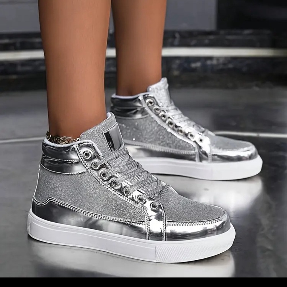 Ladies' High-top Sneakers With Sequin Decoration